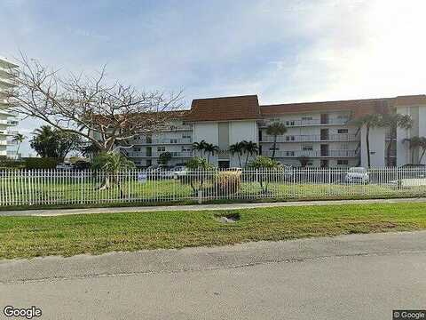 Lake Shore, RIVIERA BEACH, FL 33404