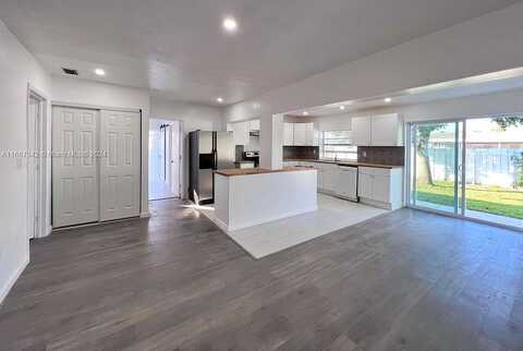 11Th, PEMBROKE PINES, FL 33024