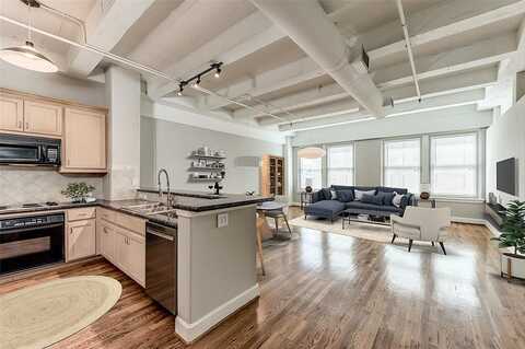 Texas St, Houston, TX 77002