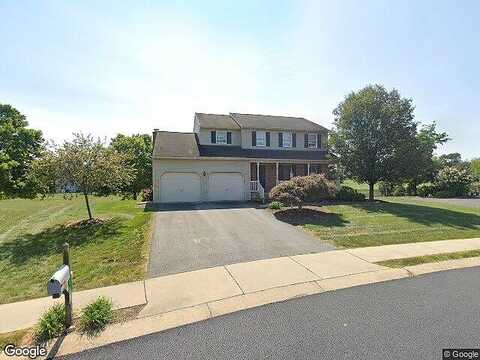 S Aspen Dr, Mount Joy, PA 17022