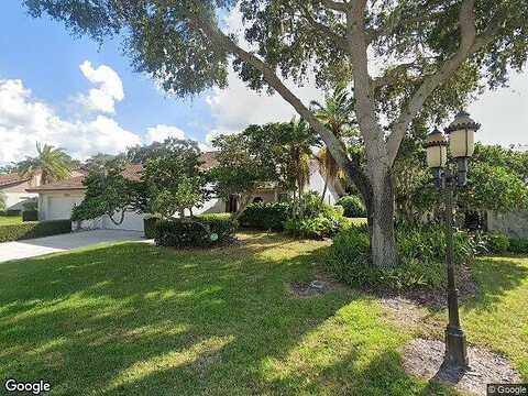 Wilshire Cir, Sarasota, FL 34238