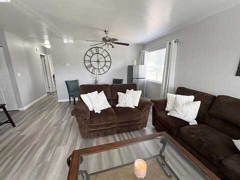 Ithaca Ln, Antioch, CA 94509