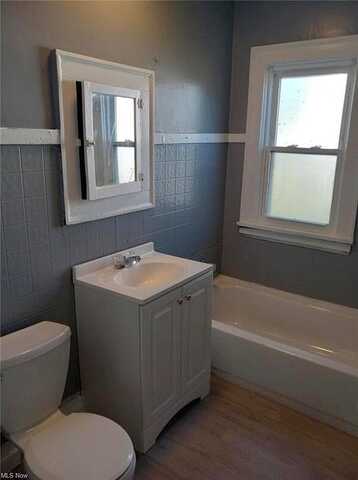 Lenacrave, CLEVELAND, OH 44105