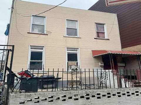 27 -35 Fulton St, Brooklyn, NY 11207
