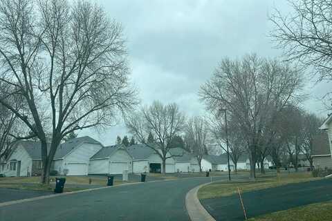 Lake Court, SAINT PAUL, MN 55112