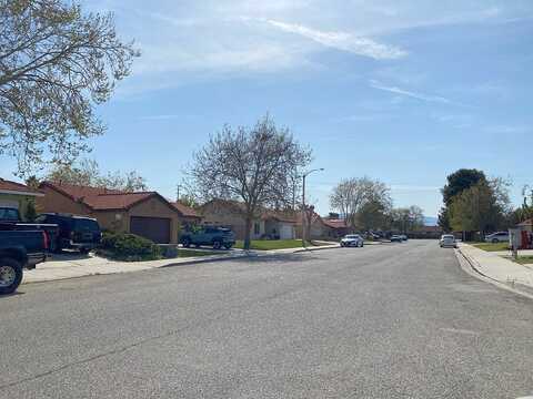 Avenue R6, PALMDALE, CA 93552