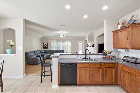Lavaca, GRAND PRAIRIE, TX 75052