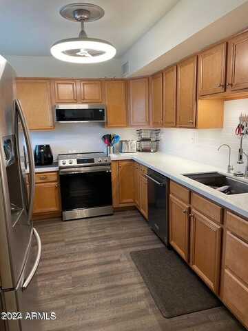 4610 N 68TH Street, Scottsdale, AZ 85251
