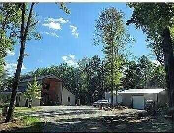 400 Maple Lane, Pikeville, TN 37367