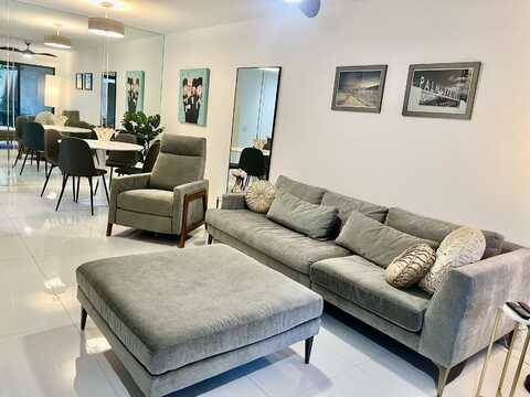680 N Ashurst Court, Palm Springs, CA 92262