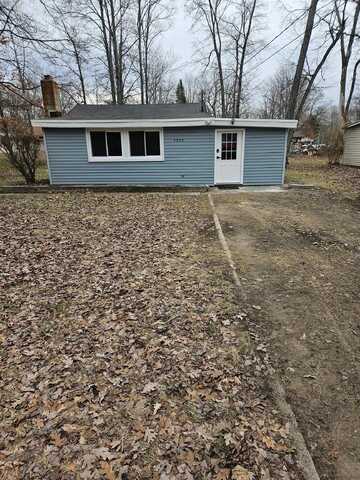 4802 Maplewood, Harrison, MI 48625