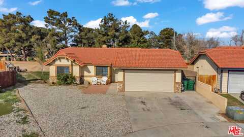 1008 Angela Ct, Lancaster, CA 93535