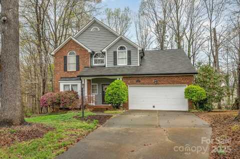 9238 Heritage Woods Place, Charlotte, NC 28269