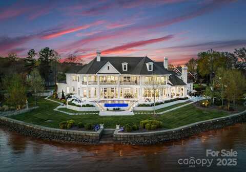 8228 Bay Pointe Drive, Denver, NC 28037