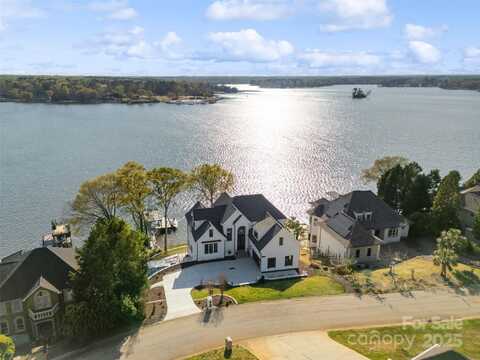7116 Topsail Circle, Tega Cay, SC 29708