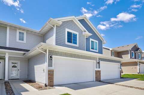 209 Pin Oak Court, Norwalk, IA 50211