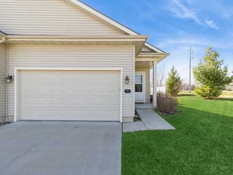 725 Dogwood Lane, Norwalk, IA 50211