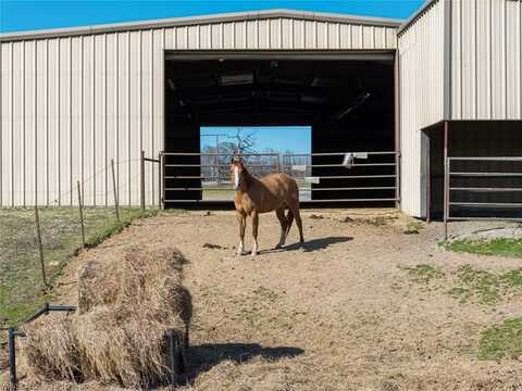 1105 Utah Ranch RD, Lavaca, AR 72941