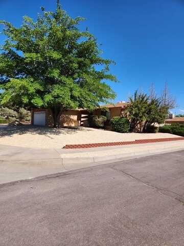 618 Esquire Court NE, Albuquerque, NM 87123