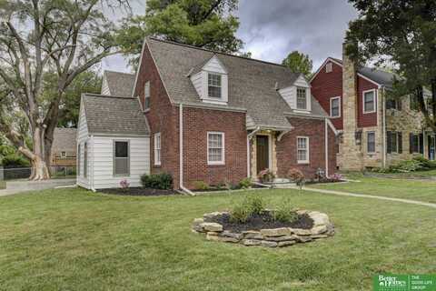 2002 N 55 Street, Omaha, NE 68104