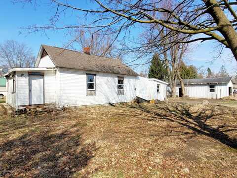 335 Peninsular Street, Cement City, MI 49233