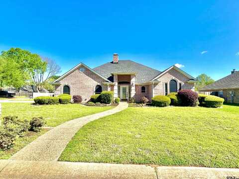 320 Briarcrest Dr, Chandler, TX 75758