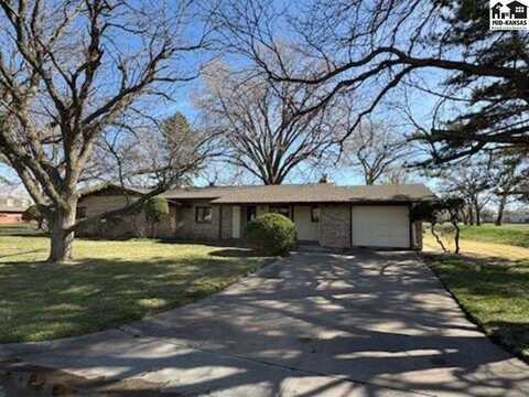 3011 Sierra Pkwy, Hutchinson, KS 67502