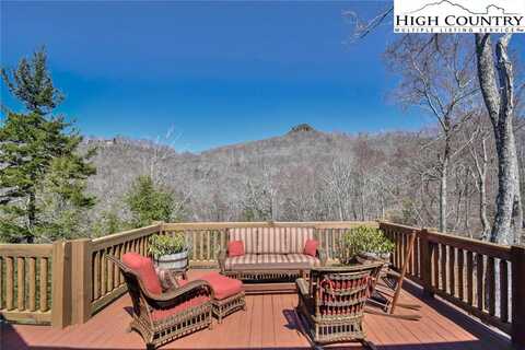 672 Tyneloch Drive, Banner Elk, NC 28604
