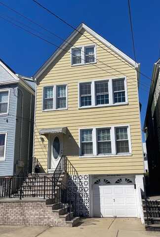 193 AVENUE C, Bayonne, NJ 07002