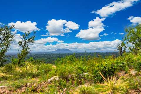 8475 W 29 Highway, Llano, TX 78643