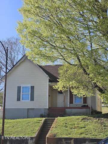 719 W Broadway St, Lenoir City, TN 37771