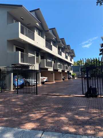 2999 Bridgeport Ave, Miami, FL 33133