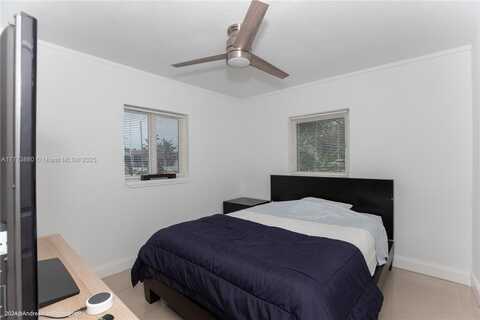 5901 NE 4th Ave, Oakland Park, FL 33334