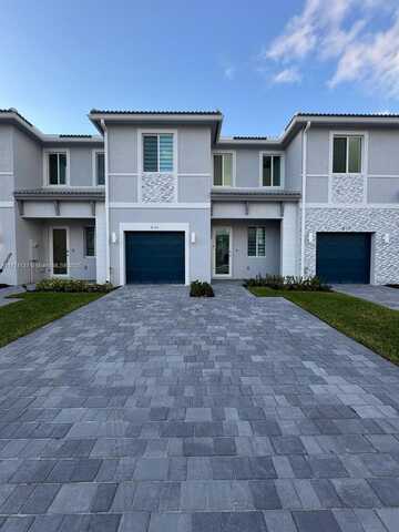 635 SE 13th St Cir, Homestead, FL 33034