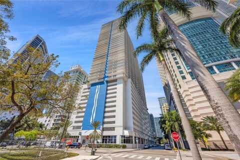 1200 Brickell Bay Dr, Miami, FL 33131