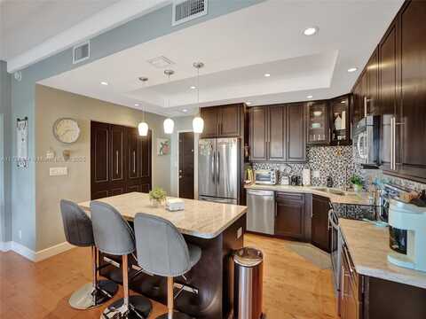 3212 NE 12th St, Pompano Beach, FL 33062