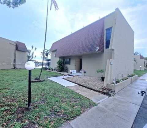 8920 Palm Tree Ln, Pembroke Pines, FL 33024