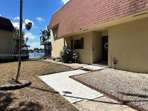 8920 Palm Tree Ln, Pembroke Pines, FL 33024