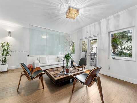 261 Navarre Ave, Coral Gables, FL 33134