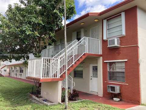 2917 Plunkett St, Hollywood, FL 33020