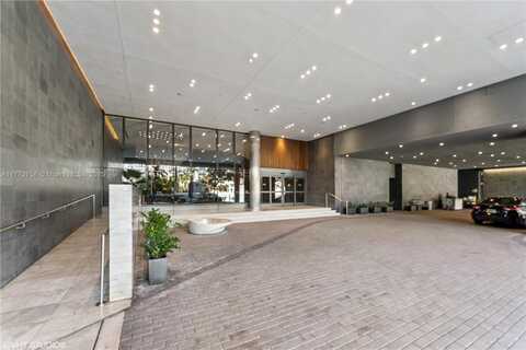 88 SW 7th St, Miami, FL 33130