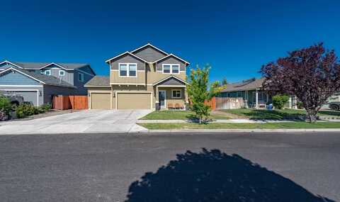 521 NW 24th Street, Redmond, OR 97756