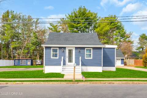 590 Peter Avenue, Toms River, NJ 08753