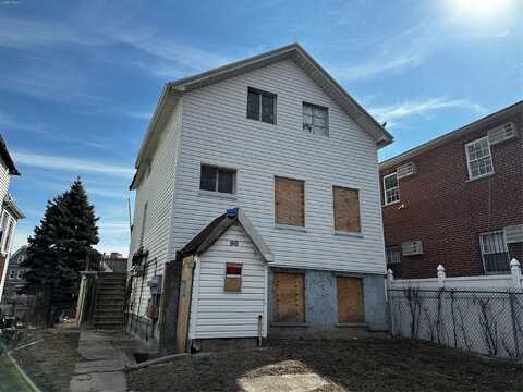 90 Jackie Robinson Parkway, Brooklyn, NY 11208