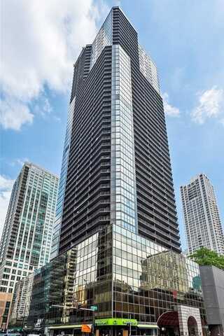10 E ONTARIO Street, Chicago, IL 60611