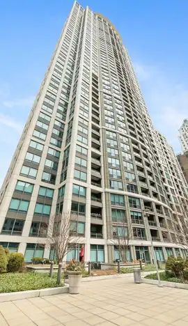130 N GARLAND Court, Chicago, IL 60602