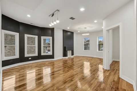 3928 W Fillmore Street, Chicago, IL 60624