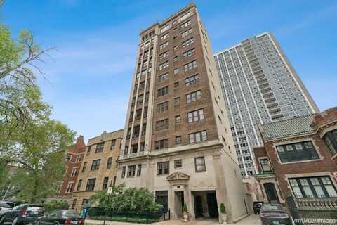 707 W JUNIOR Terrace, Chicago, IL 60613
