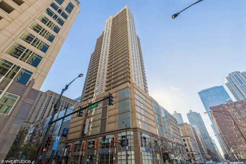 545 N DEARBORN Street, Chicago, IL 60654