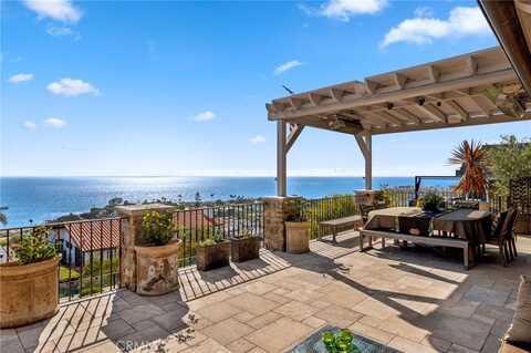 325 Camden Place, Laguna Beach, CA 92651